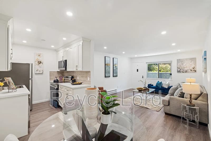 San Bruno Condo: 410 Boardwalk Ave