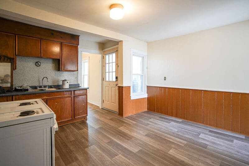 Ludlow Condo: 34 Joy St