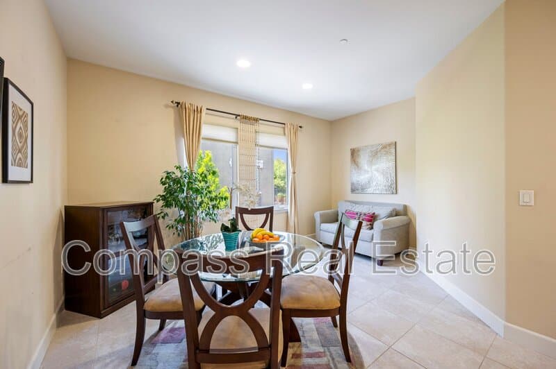 San Jose House: 265 Esfahan Ct