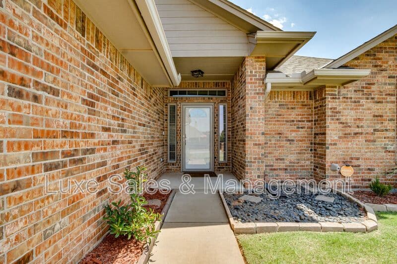 Piedmont House: 1174 Misty Ln NW