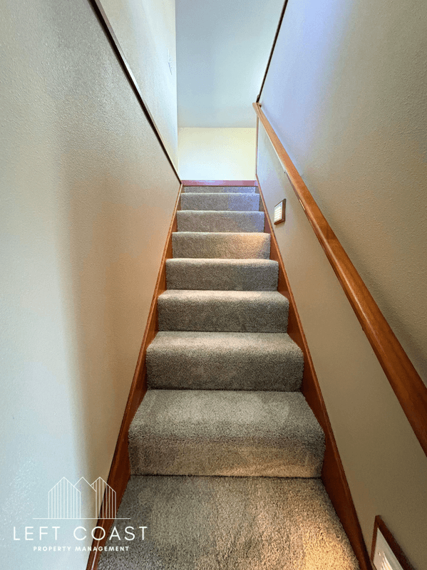 Waldport House: 7205 Southwest Burl Drive
