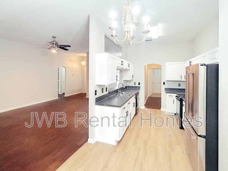 Orange Park House: 383 Turtle Dove Dr