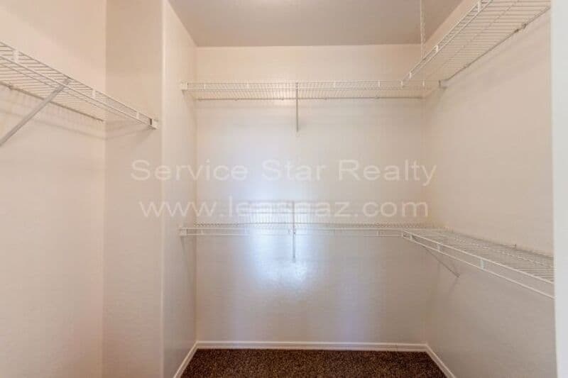 Avondale House: 1710 N 105th Dr