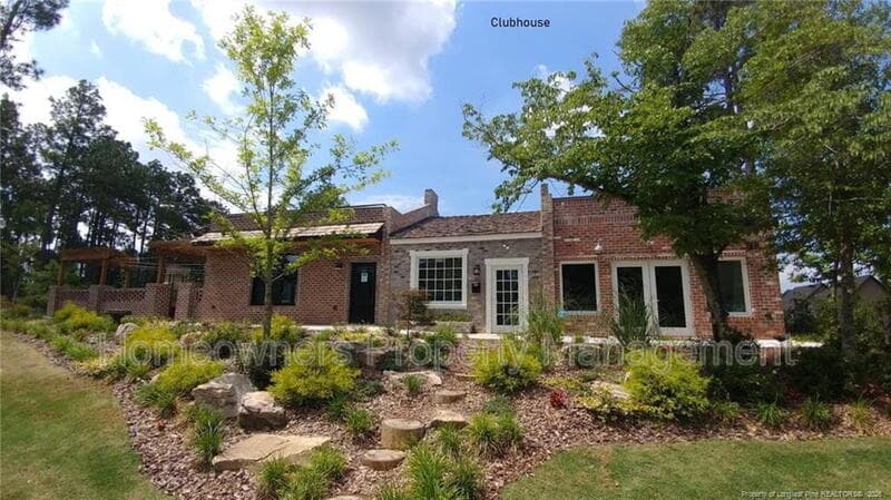 Southern Pines House: 408 Sheldon Road
