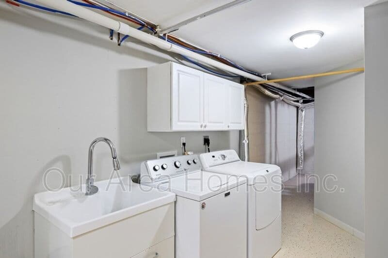 New Brighton House: 706 1st Ave NW