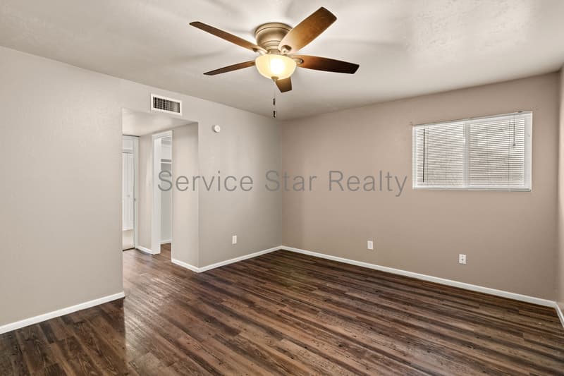 Phoenix House: 15411 N 2nd Pl