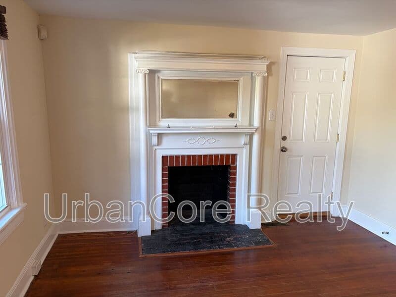 Richmond House: 1909 Farrand St