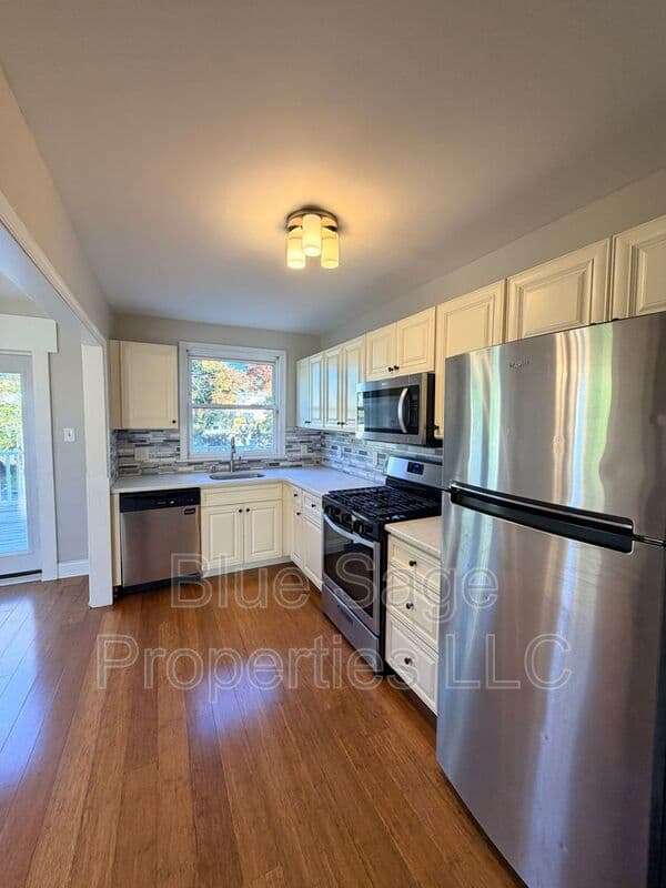 Ridley Park Townhome: 600 Michell St