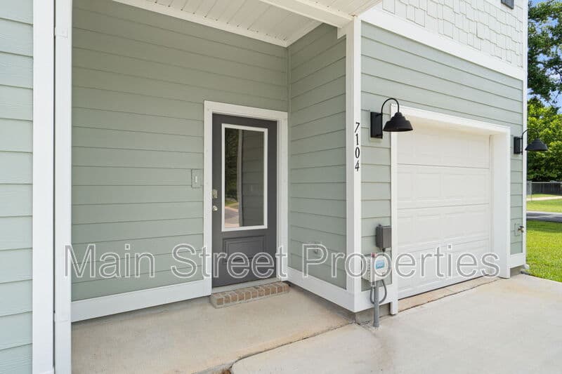 Pensacola Townhome: 7108 Cedar Grove Way