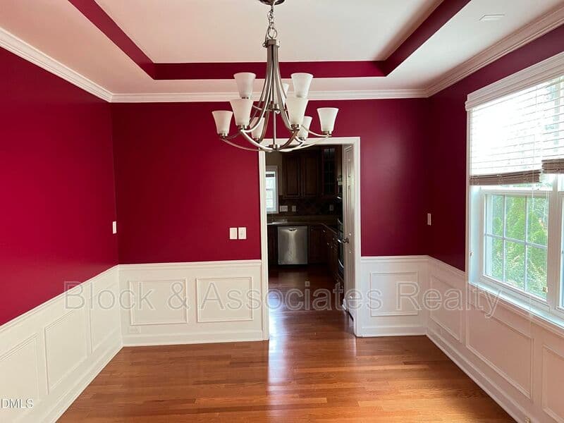 Cary House: 936 Bentbury Way