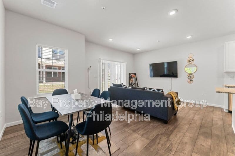 Norristown House: 230 Honey Ln