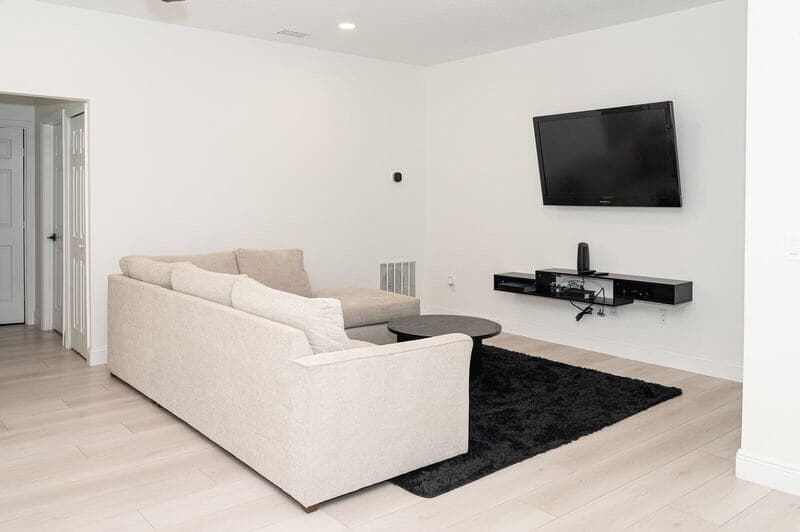 Orlando House: 2648 University Acres Drive