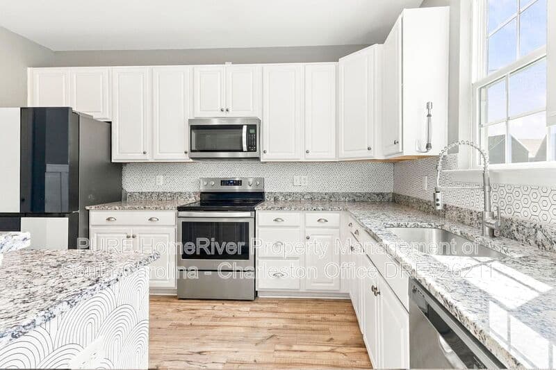 Moncks Corner House: 253 Catawba Branch Way