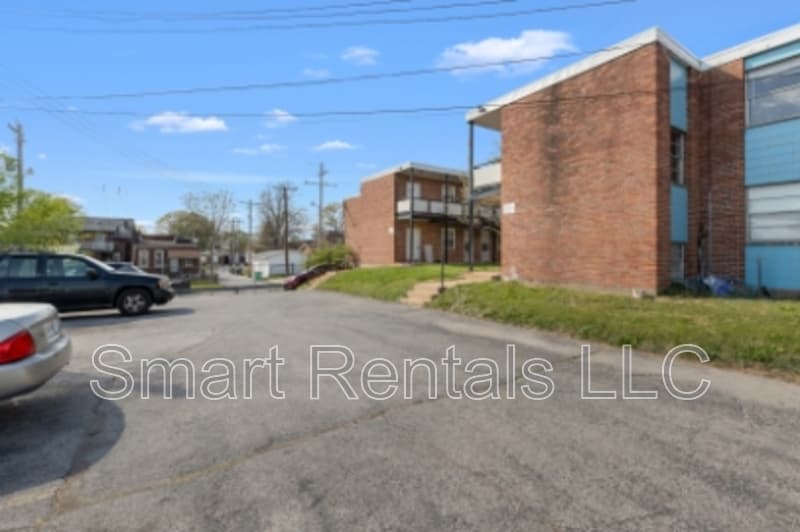 St. Louis Condo: 3112 Arsenal Street - 9