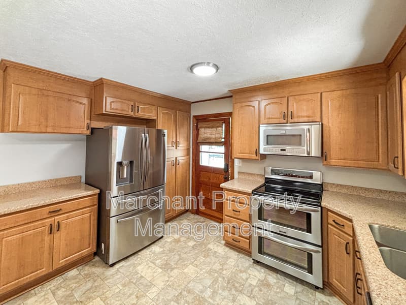 Taylors House: 4804 Edwards Road