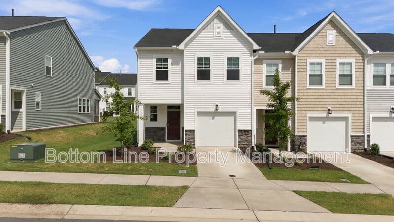 Durham Townhome: 5811 Woodlawn Dr