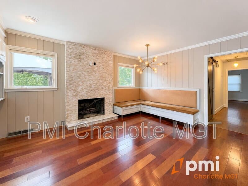 Charlotte House: 1140 Bevis Dr