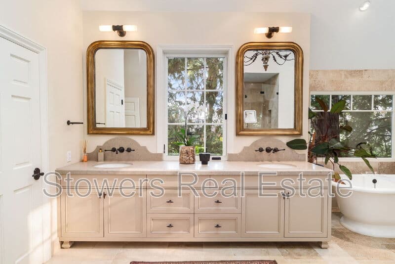 Danville House: 4482 Deer Ridge Rd
