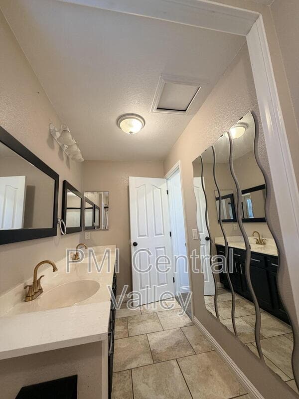 Lathrop House: 108 Hornfels Ave