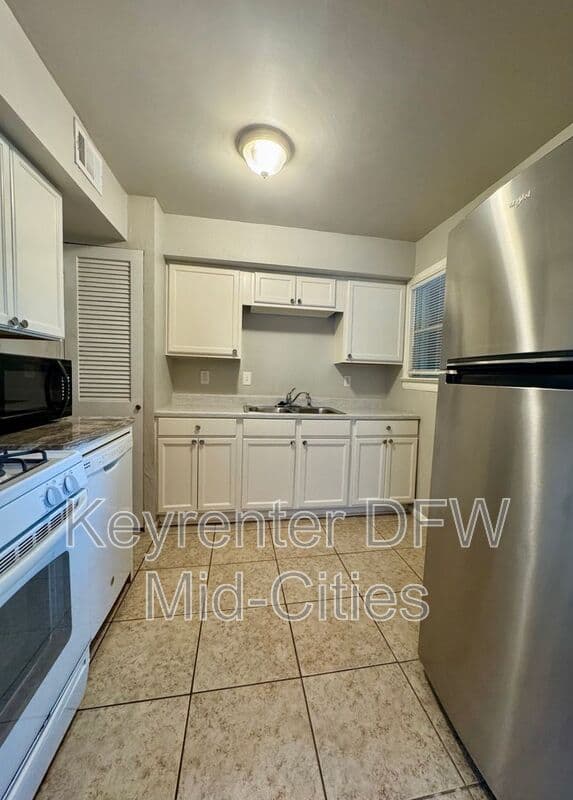 Dallas House: 311 N Oak Cliff Boulevard