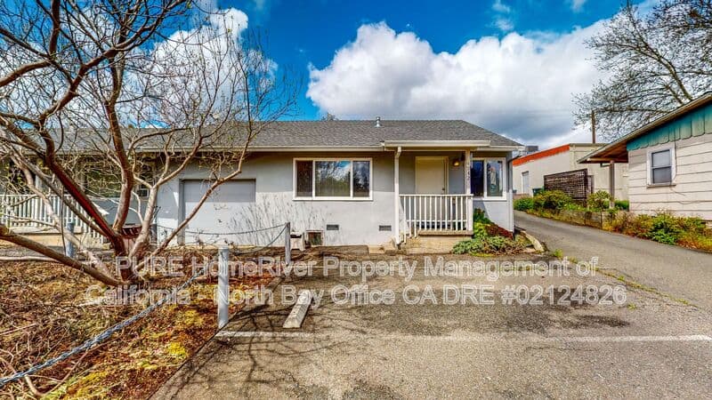 Santa Rosa House: 4942 Sonoma Hwy