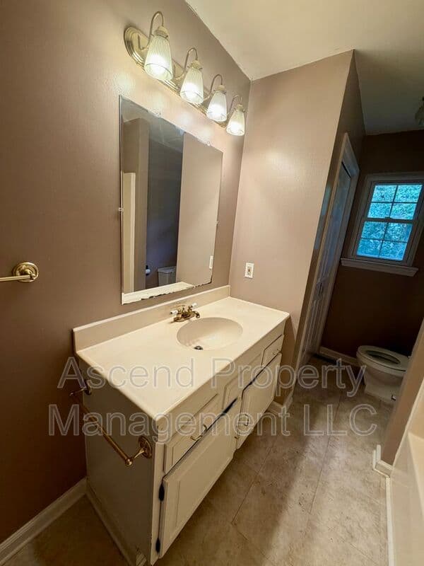 Ooltewah House: 5428 Country Village Dr