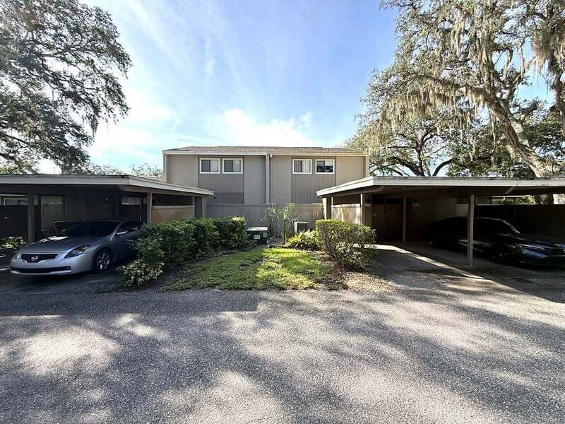 Temple Terrace Townhome: 8645 Lake Isle Drive - 1