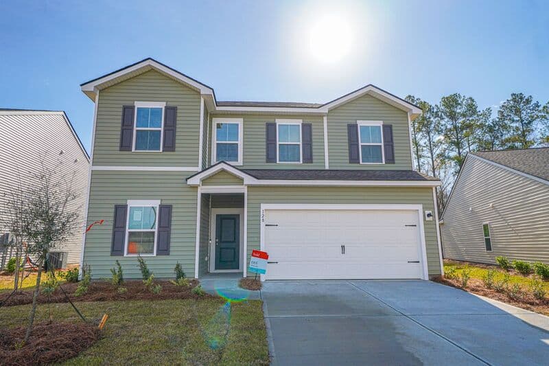 Bloomingdale House: 128 Kingswood Cir