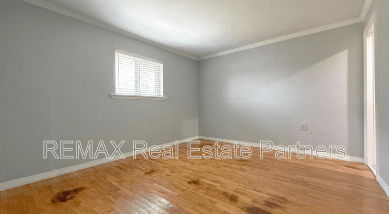 Sumrall House: 1007 Highway 42