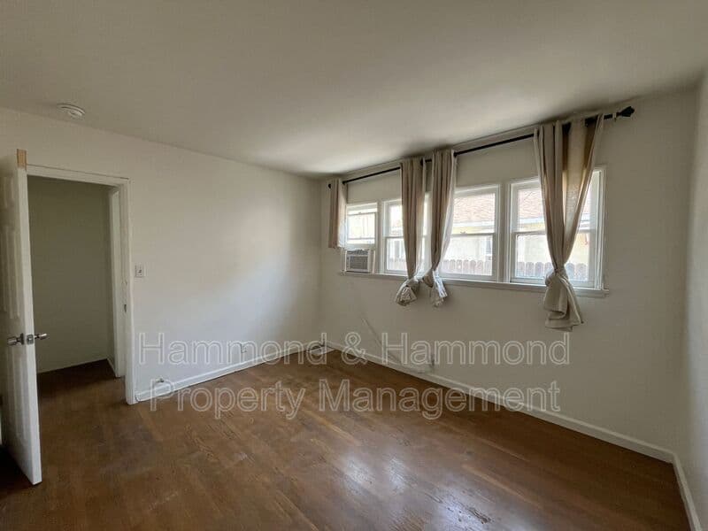 North Hollywood Condo: 11044 Otsego St.