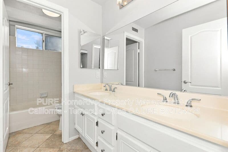 Temecula House: 32070 Camino Guarda