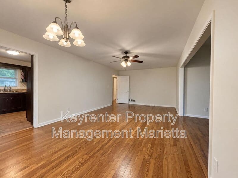 Smyrna House: 3230 Lamar Cir SE