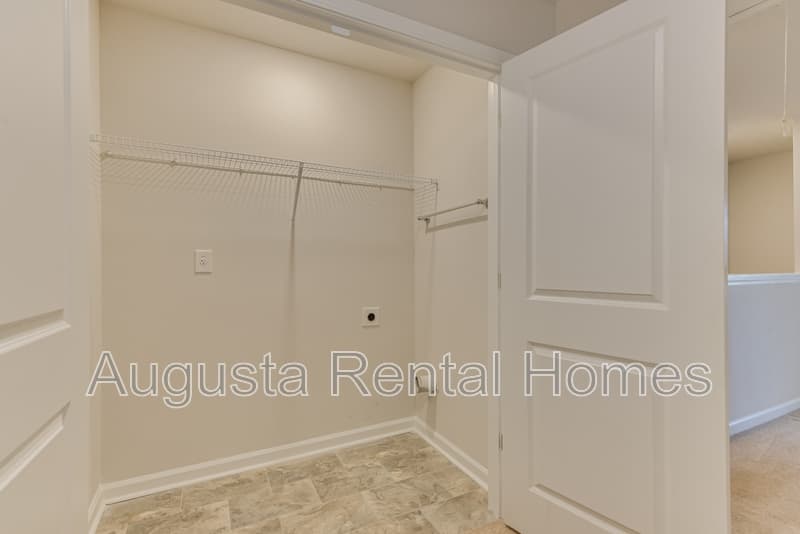 Graniteville House: 818 Quaint Parish Circle