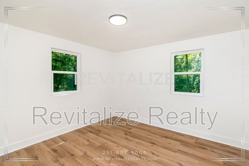 Mobile House: 2365 Sybel Drive