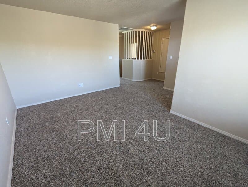 Albuquerque House: 2035 Ferndale DR SE