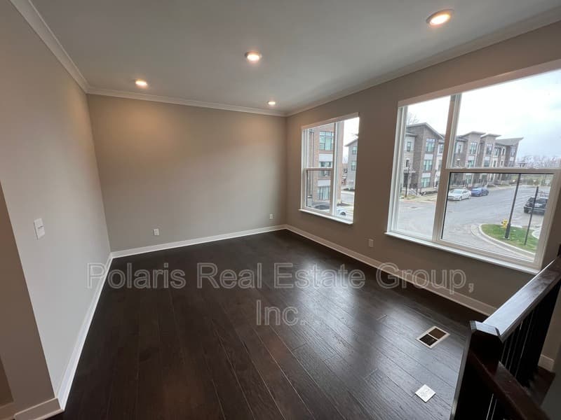Carmel Townhome: 635 Golborne St