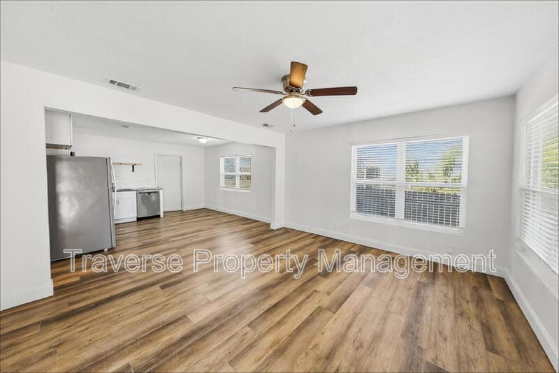 Fort Worth House: 2304 Ryan Ave