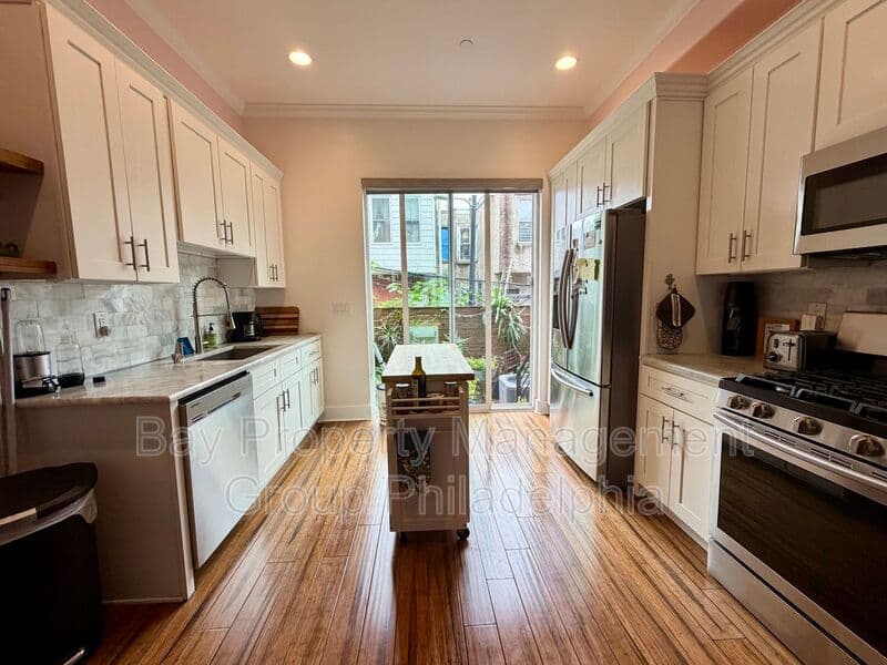 Philadelphia House: 1546 S Lambert St