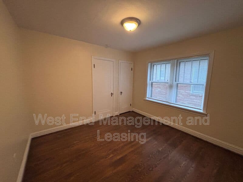 Saint Louis House: 6401 Pernod Ave