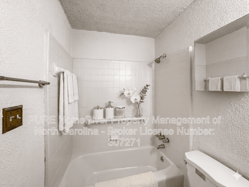 Charlotte House: 9123 Spyglass Pl