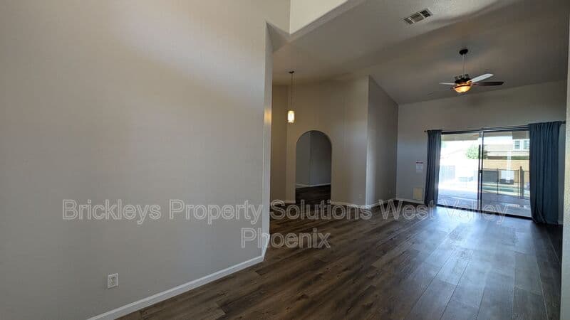 Goodyear House: 13354 W Palm Ln