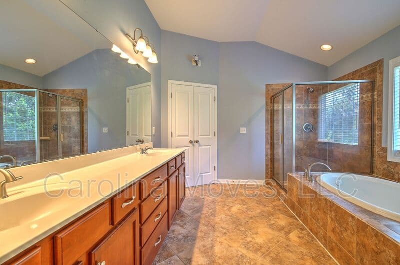 Greenville House: 256 Barbours Lane