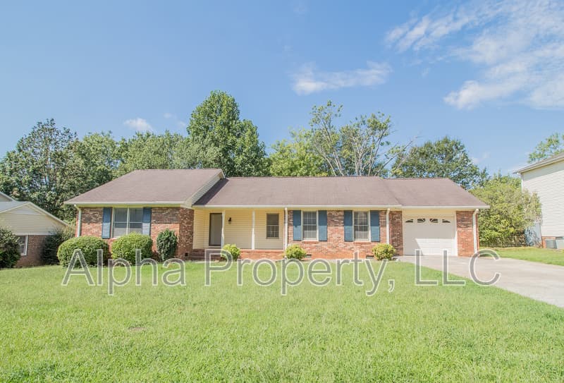 Greer House: 102 Ticonderoga Drive