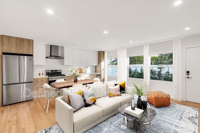 Santa Monica Condo: 1022 Pacific St