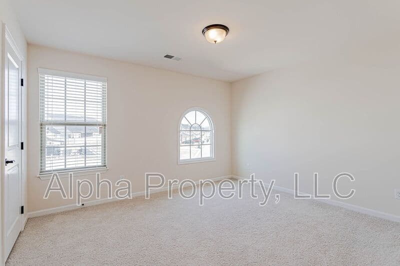 Greer Townhome: 12 Irvington Dr