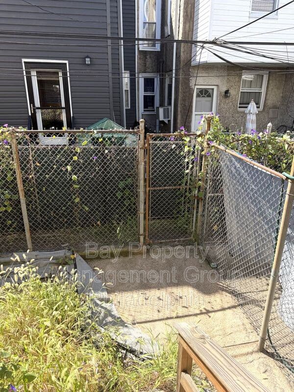 Philadelphia House: 2614 Ingersoll St