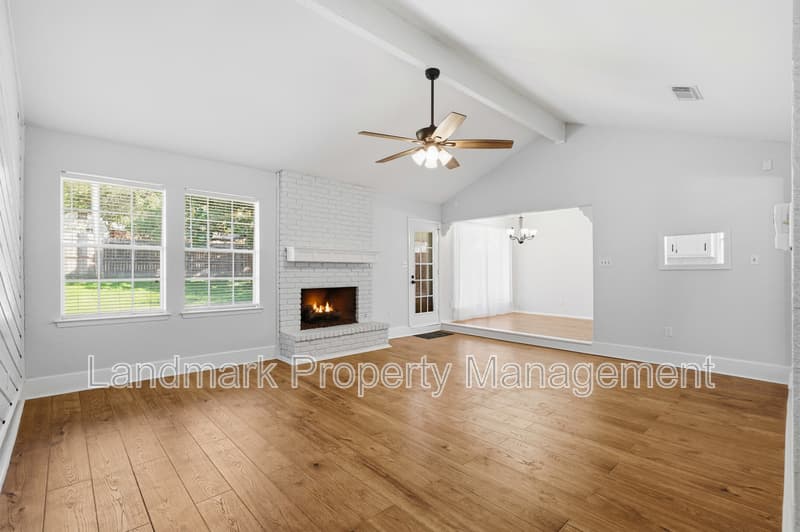 Arlington House: 5917 Pleasant Hill Drive