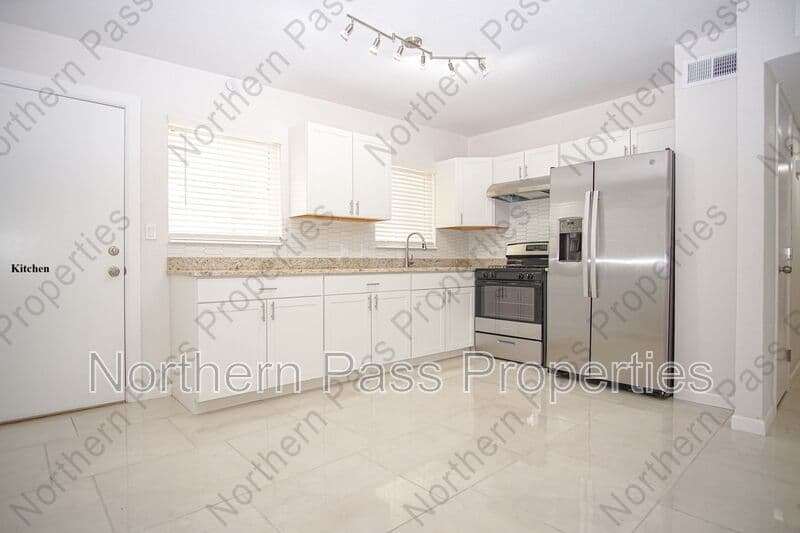 El Paso House: 4920 Alps