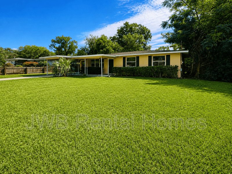 Jacksonville House: 4737 Sprite Rd