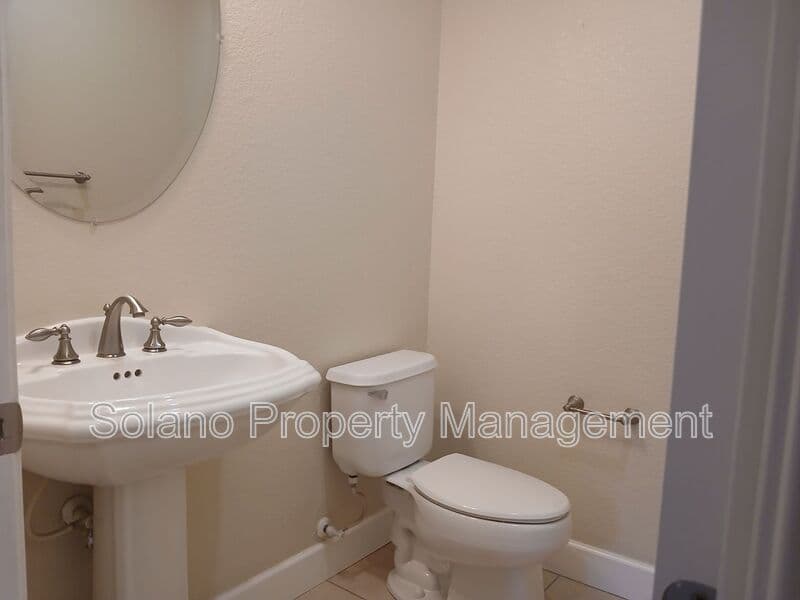 Vacaville House: 2167 Newcastle Dr.